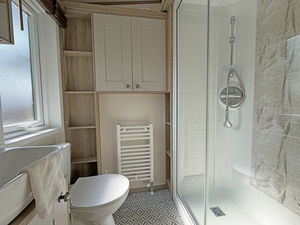 Ensuite- click for photo gallery